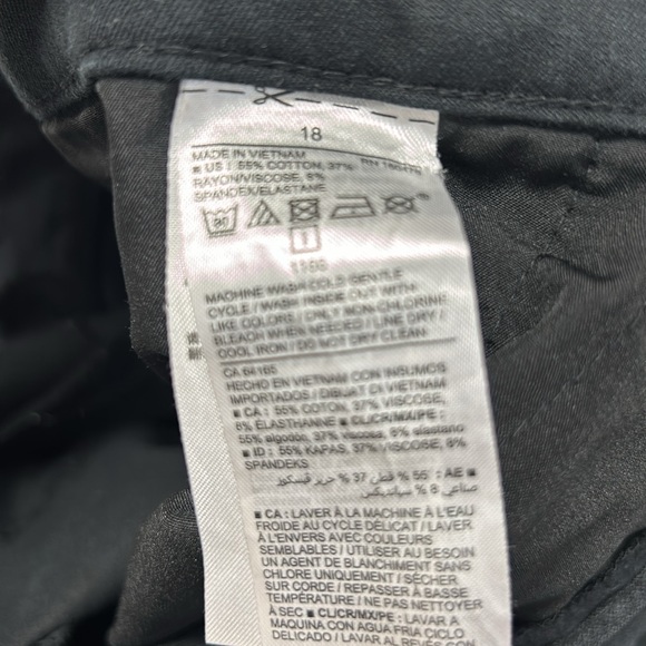 Old Navy High Rise Pixie Pants - Picture 3 of 3